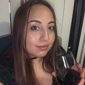 Meet your Posher, Daniela